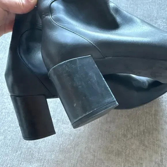 $1,100 Salvatore Ferragamo Ghila black leather ankle boots - Picture 4 of 8